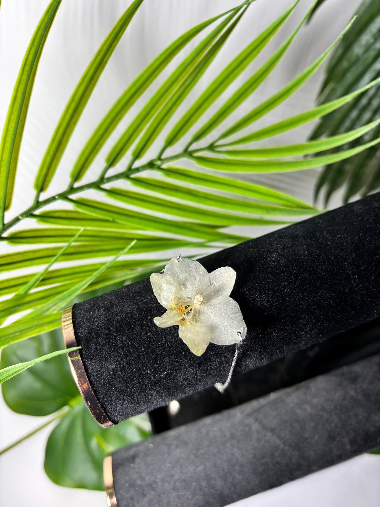 Sandy mini orchid bracelet