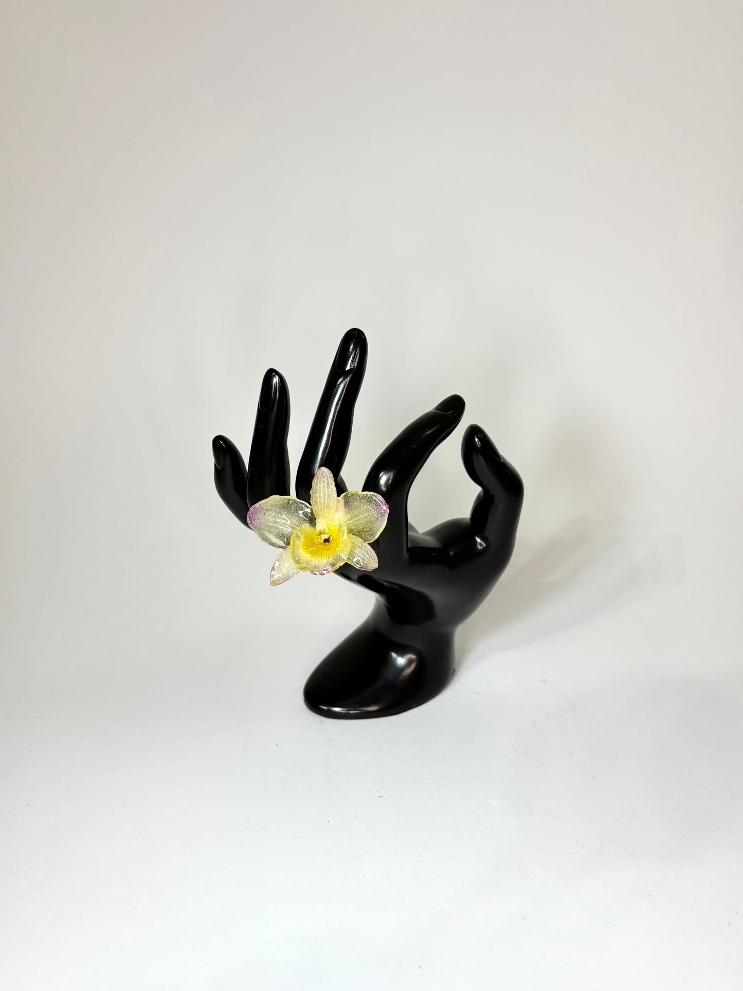 Tropical orchid ring 🌴🥥