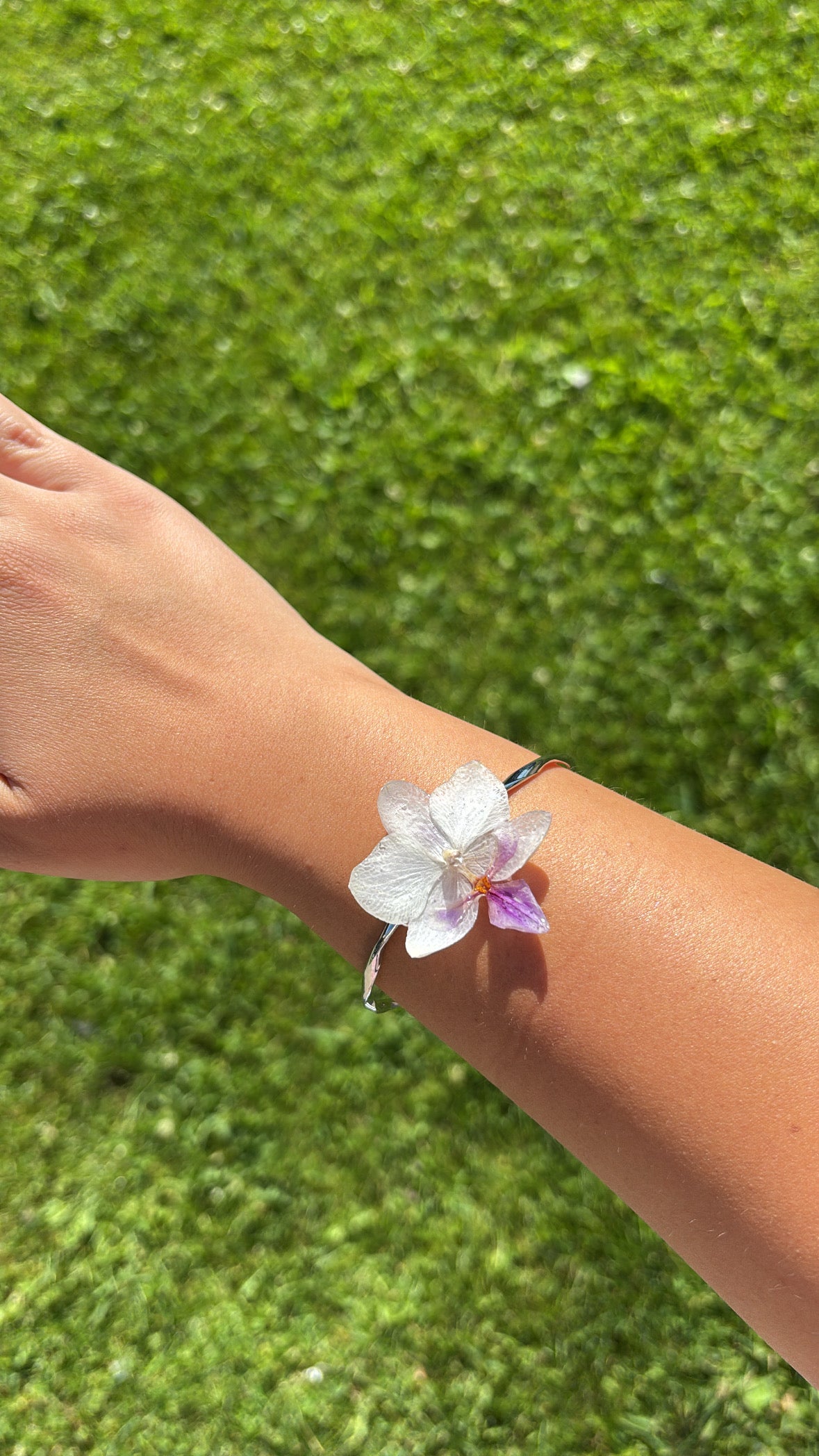 Mini lila orchid bracelet