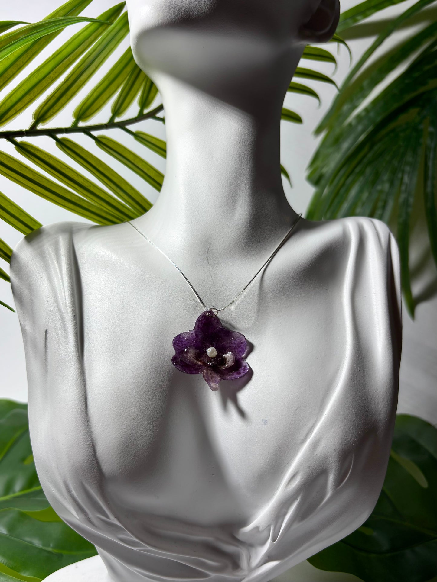 Purple moura necklace