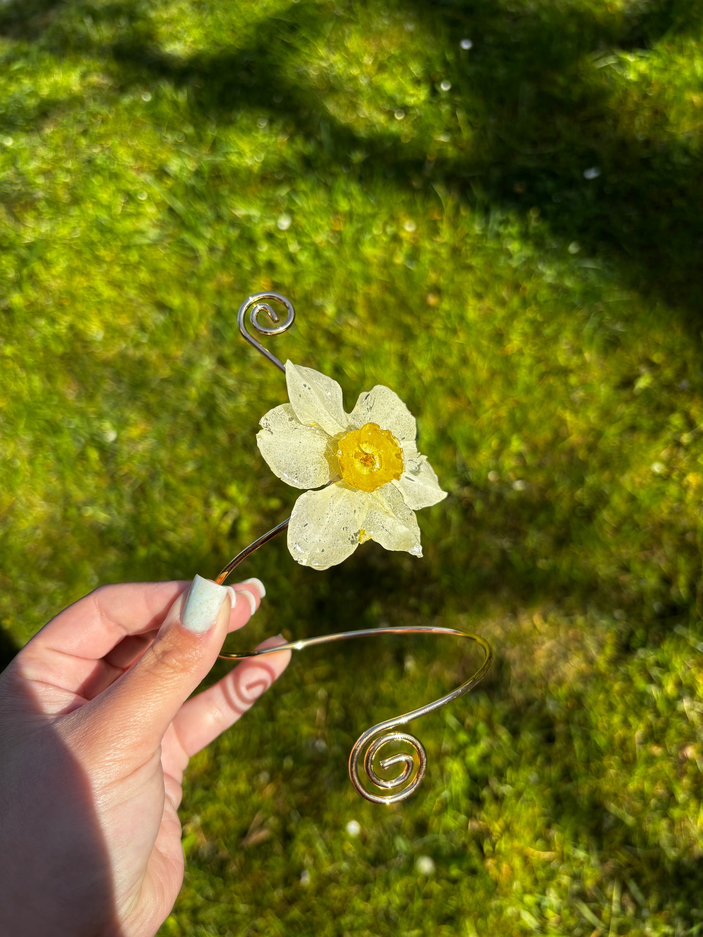 Brățară de braț narcisă