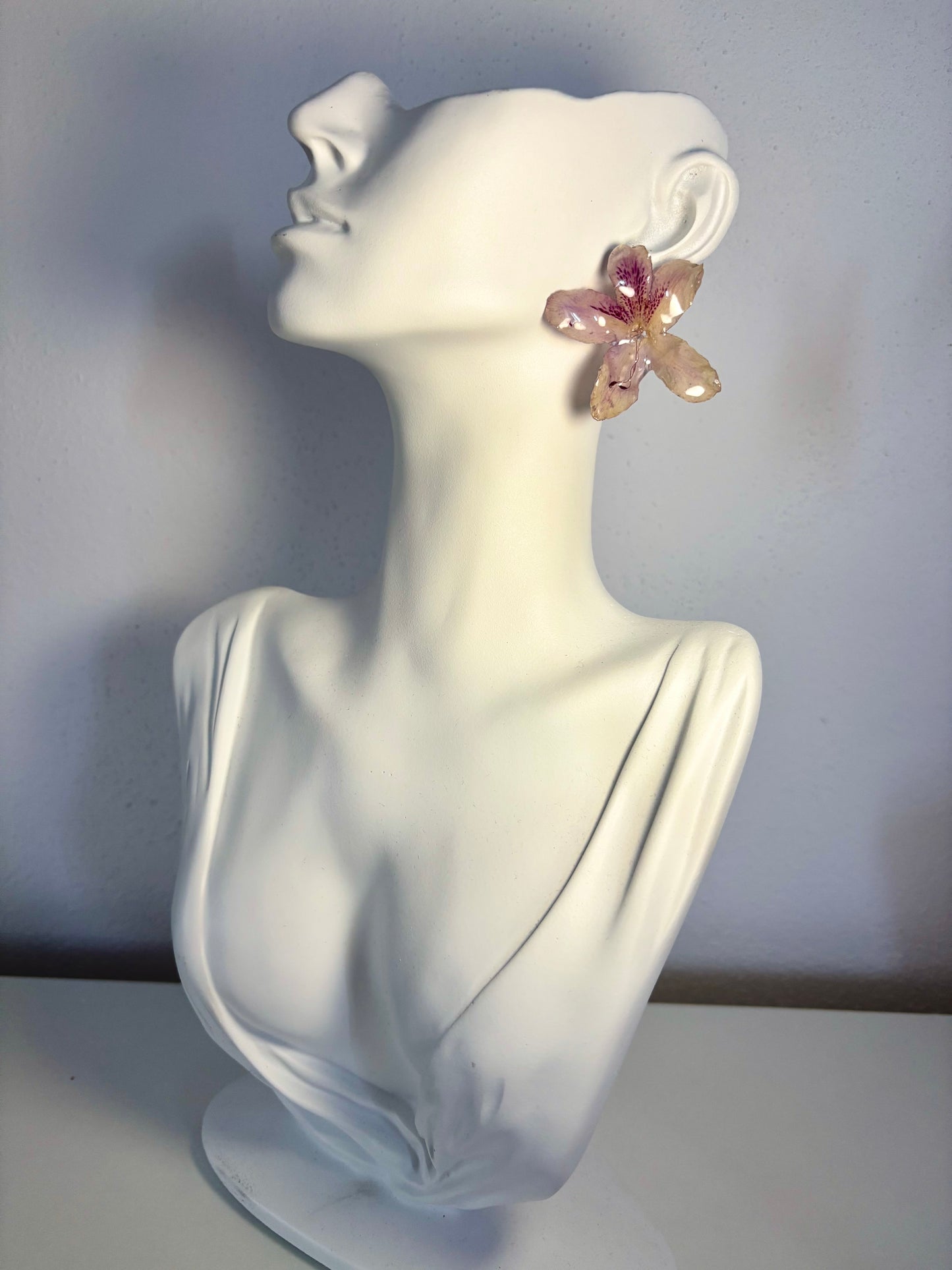 Cercei hibiscus mov
