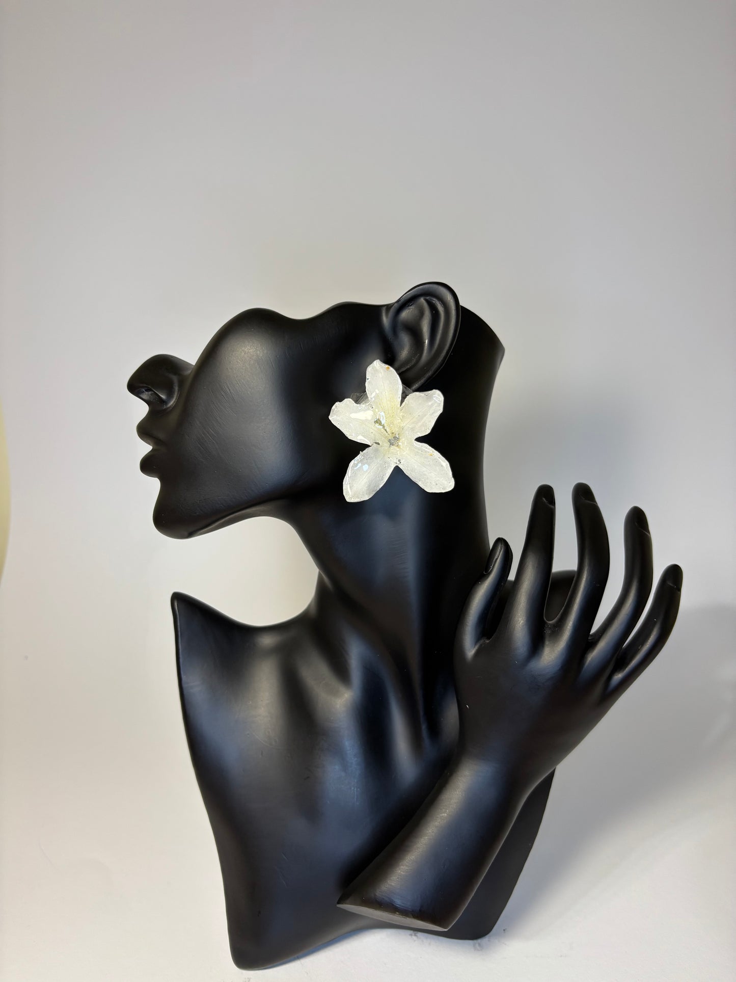 Cercei white Hibiscus