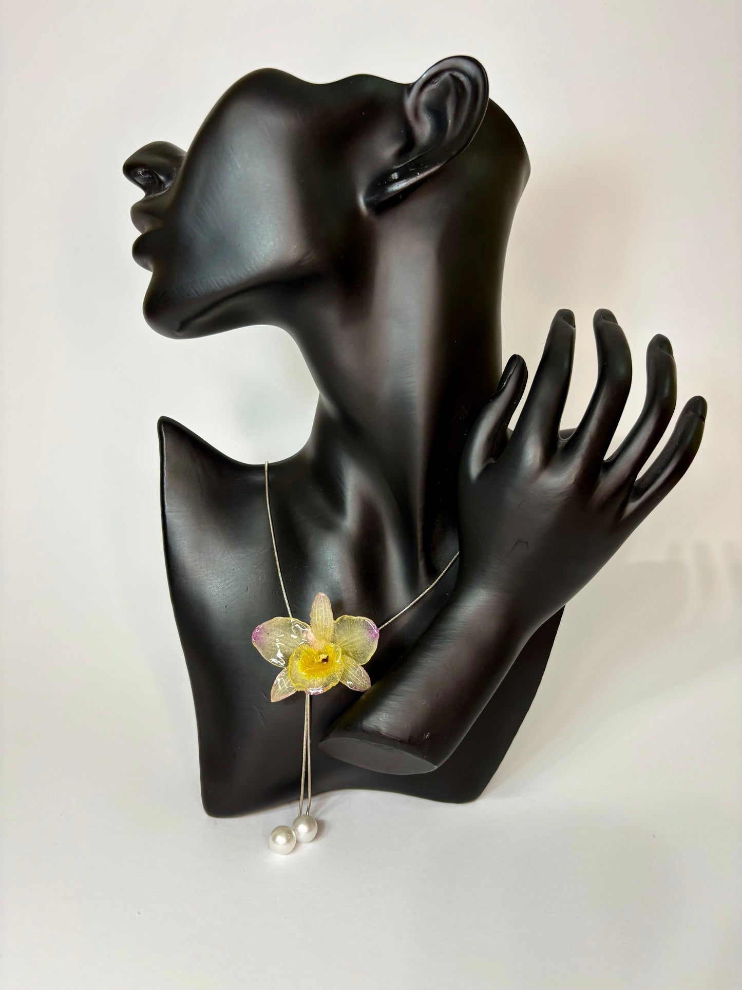 Tropical orchid 🌺🥥🌴