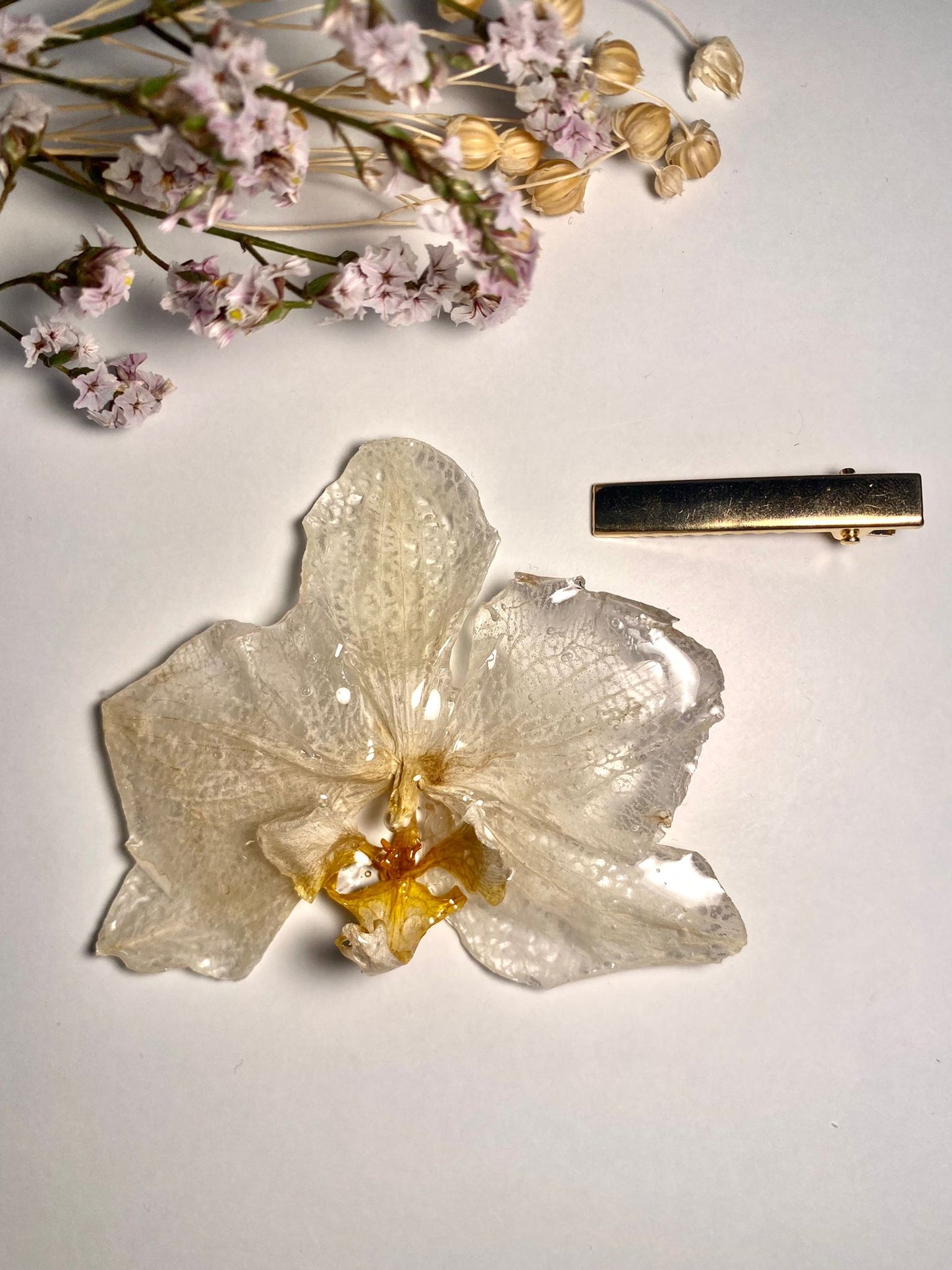 Hairclip white orchid